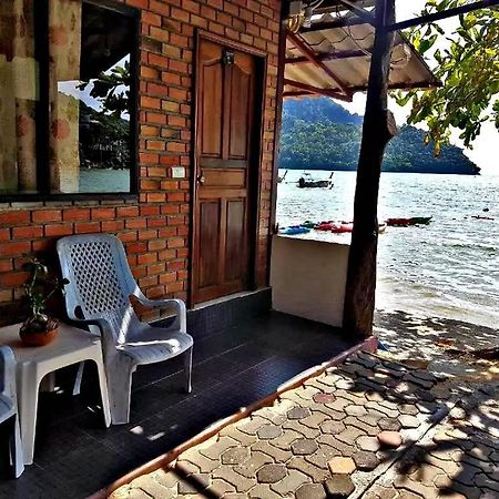Dalum Beachhouse Phi Phi Don Exterior foto